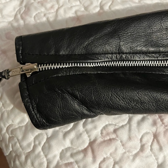 Vintage black leather biker jacket size XL women’s lined warm w/zippers & snaps - Picture 8 of 16